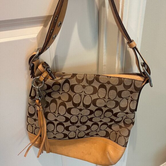 Vintage Crossbody Signature Coach Bag - Picture 2 of 4